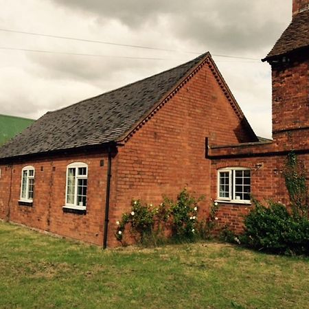 Illshaw Heath Farm Guest Lodge Hockley Heath Exterior photo